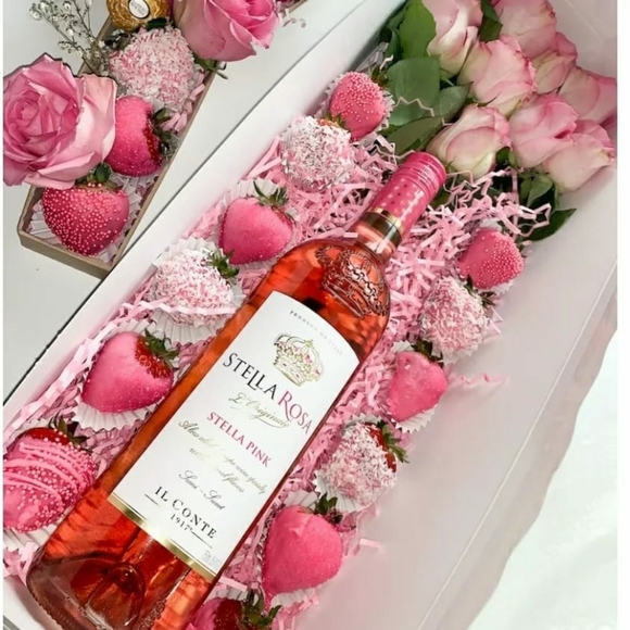 Chocolate covered strawberries and other fruits for all occasion - Picture 4 of 4